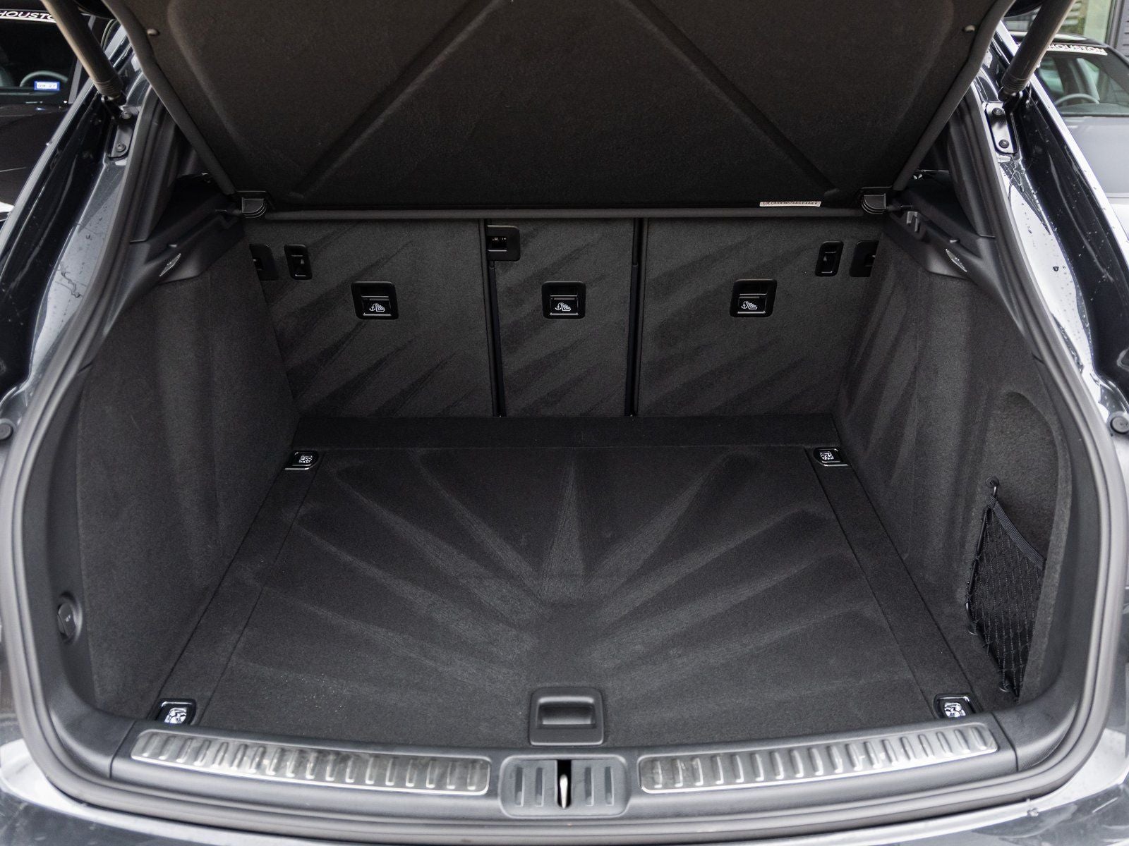 2026 Porsche Macan Macan T