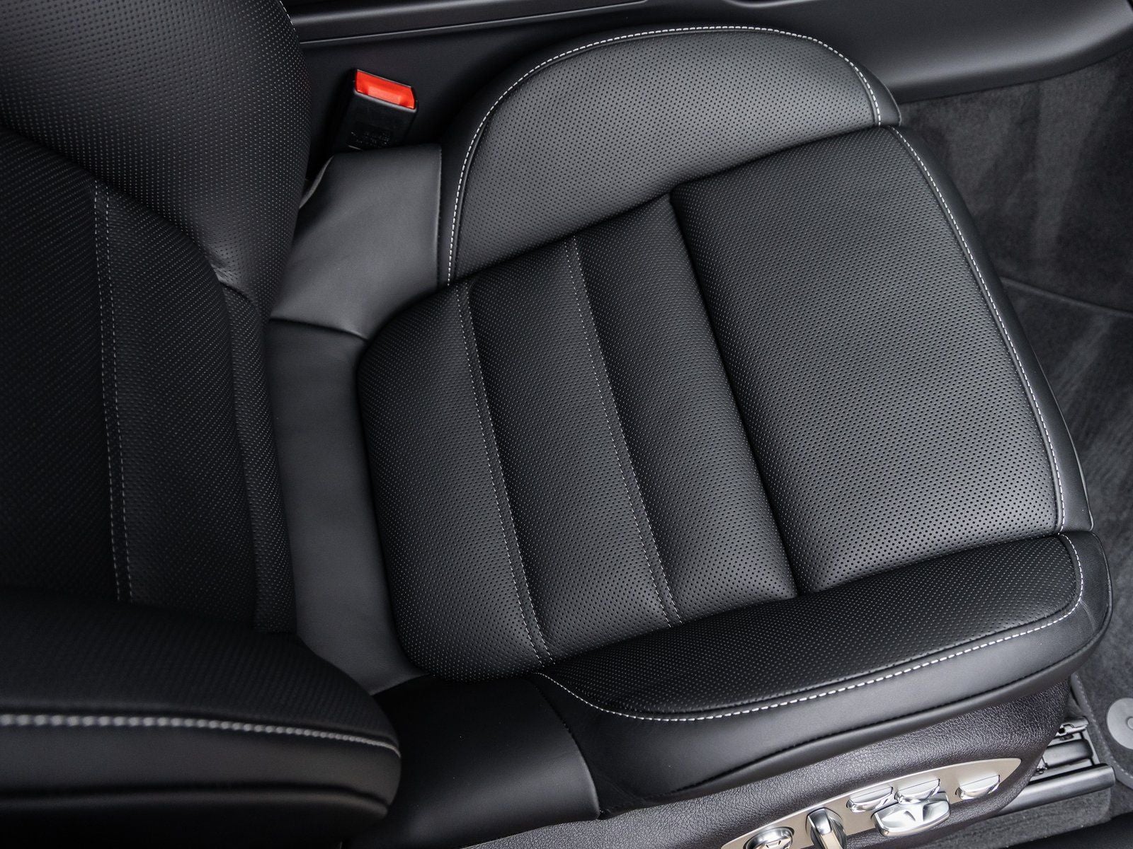 2026 Porsche Macan Macan T