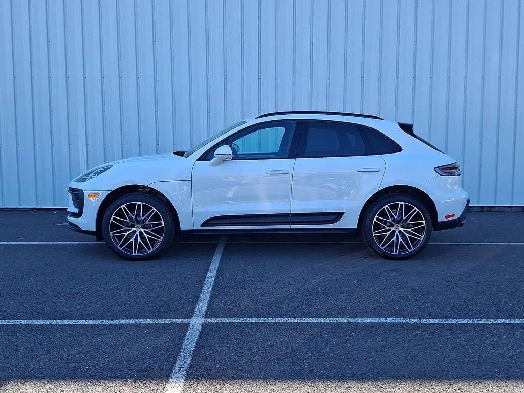 2026 Porsche Macan Base