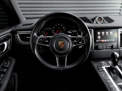 2018 Porsche Macan Macan