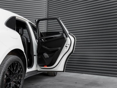 2018 Porsche Macan Macan