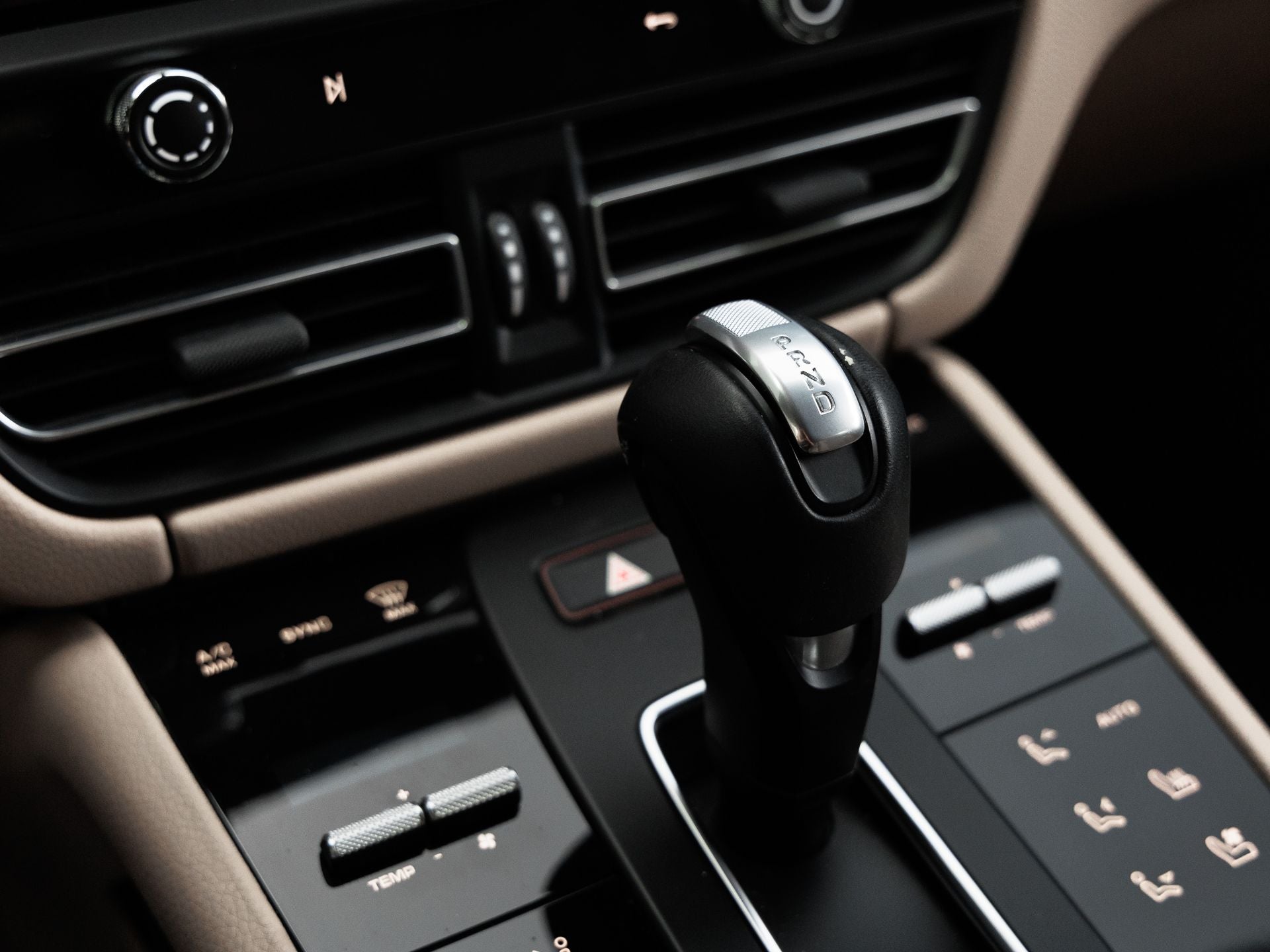 2025 Porsche Macan Macan