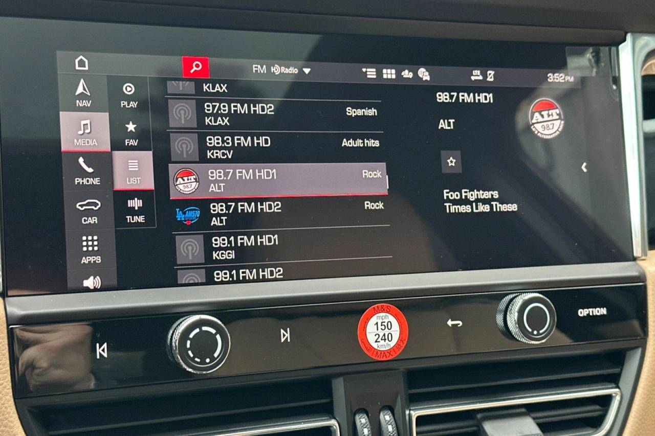 2026 Porsche Macan Macan