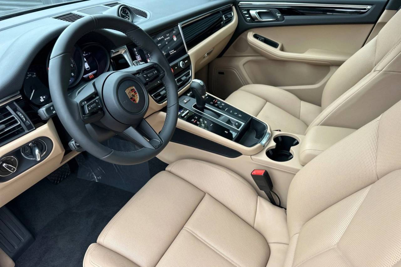 2026 Porsche Macan Macan