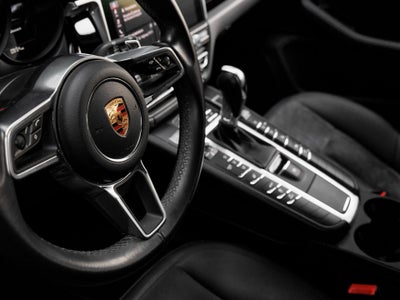 2019 Porsche Macan Macan