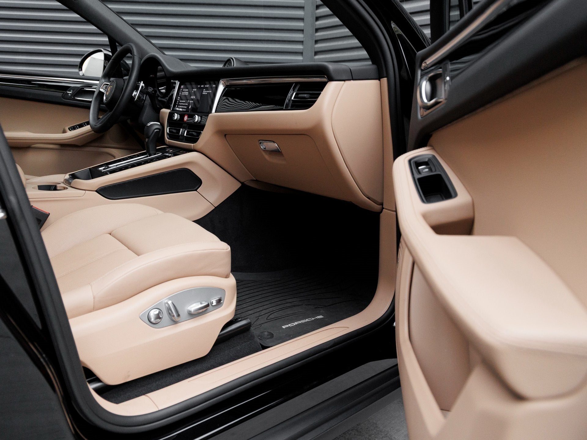 2025 Porsche Macan Macan