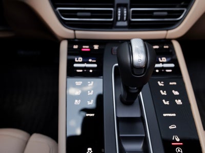 2025 Porsche Macan Macan