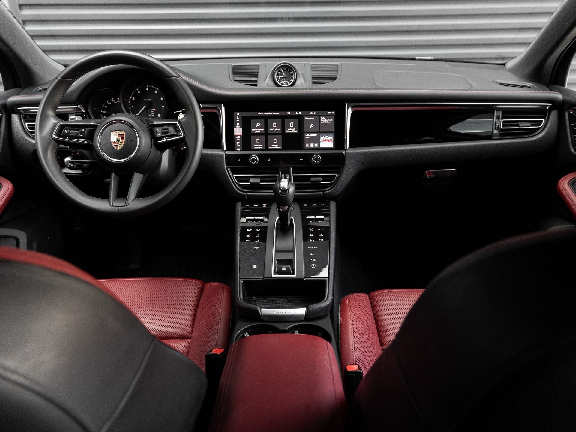 2025 Porsche Macan Base