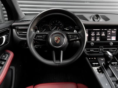 2025 Porsche Macan Base