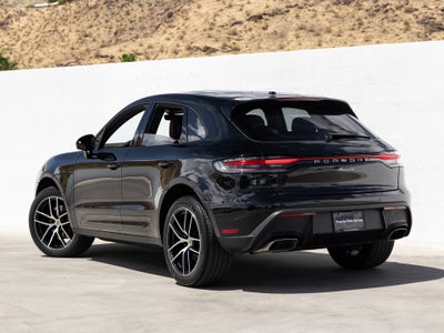 2025 Porsche Macan Base