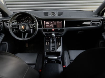 2025 Porsche Macan Macan
