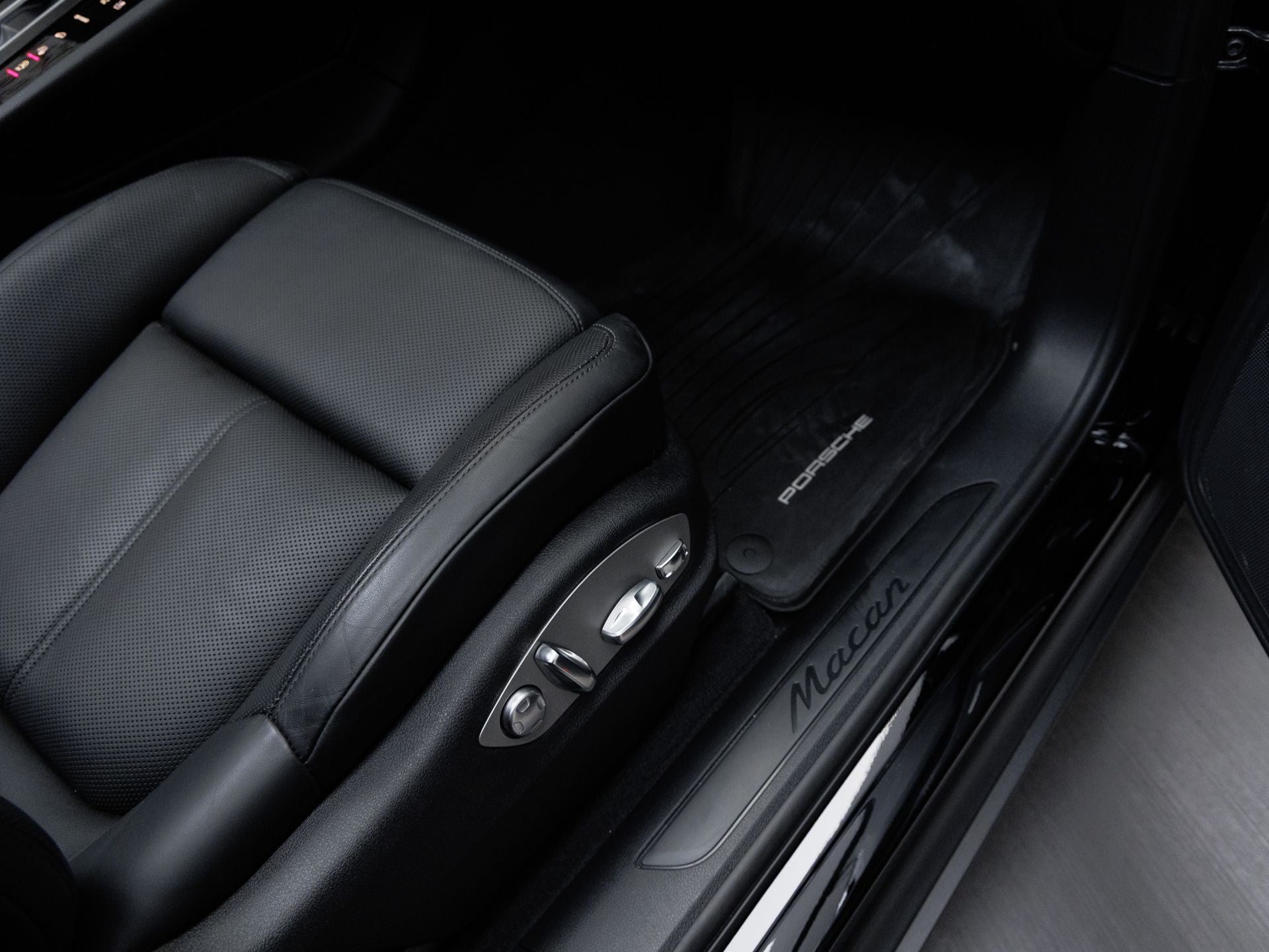 2025 Porsche Macan Macan