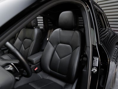 2025 Porsche Macan Macan