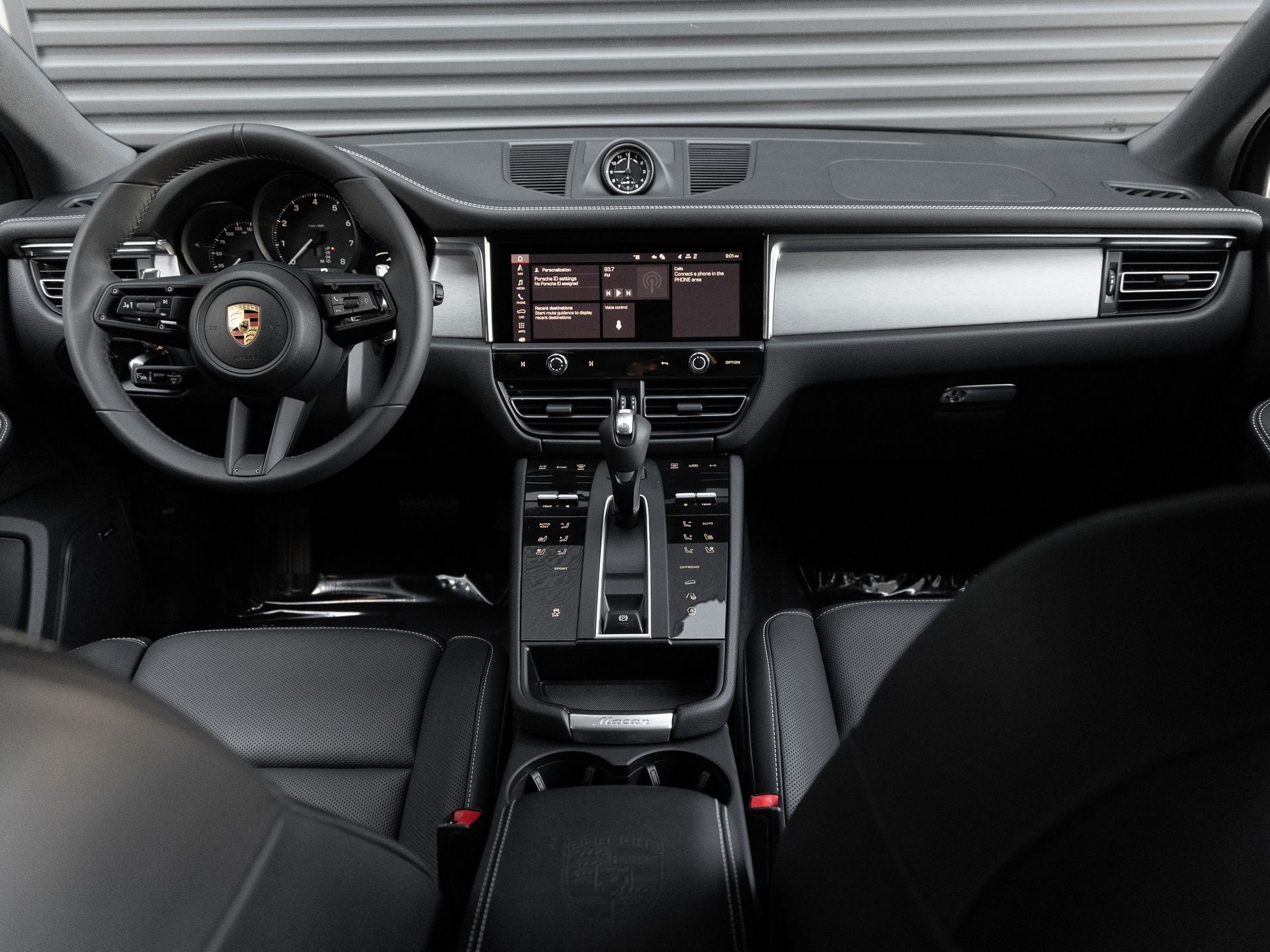 2026 Porsche Macan Base