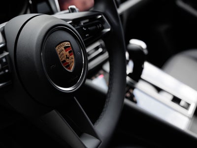 2026 Porsche Macan Macan