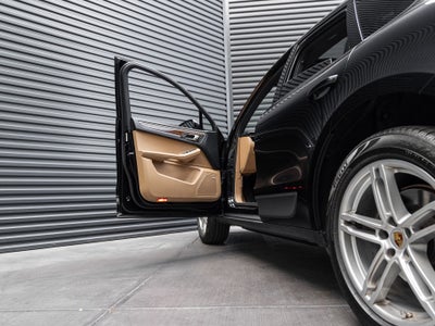 2018 Porsche Macan Macan