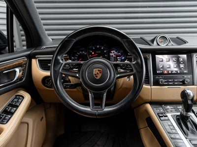 2018 Porsche Macan Macan