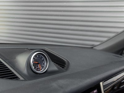 2020 Porsche Macan Macan