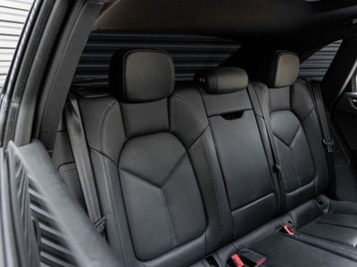 2020 Porsche Macan Macan