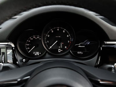 2023 Porsche Macan Macan (MY23)