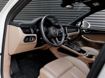 2023 Porsche Macan Macan (MY23)