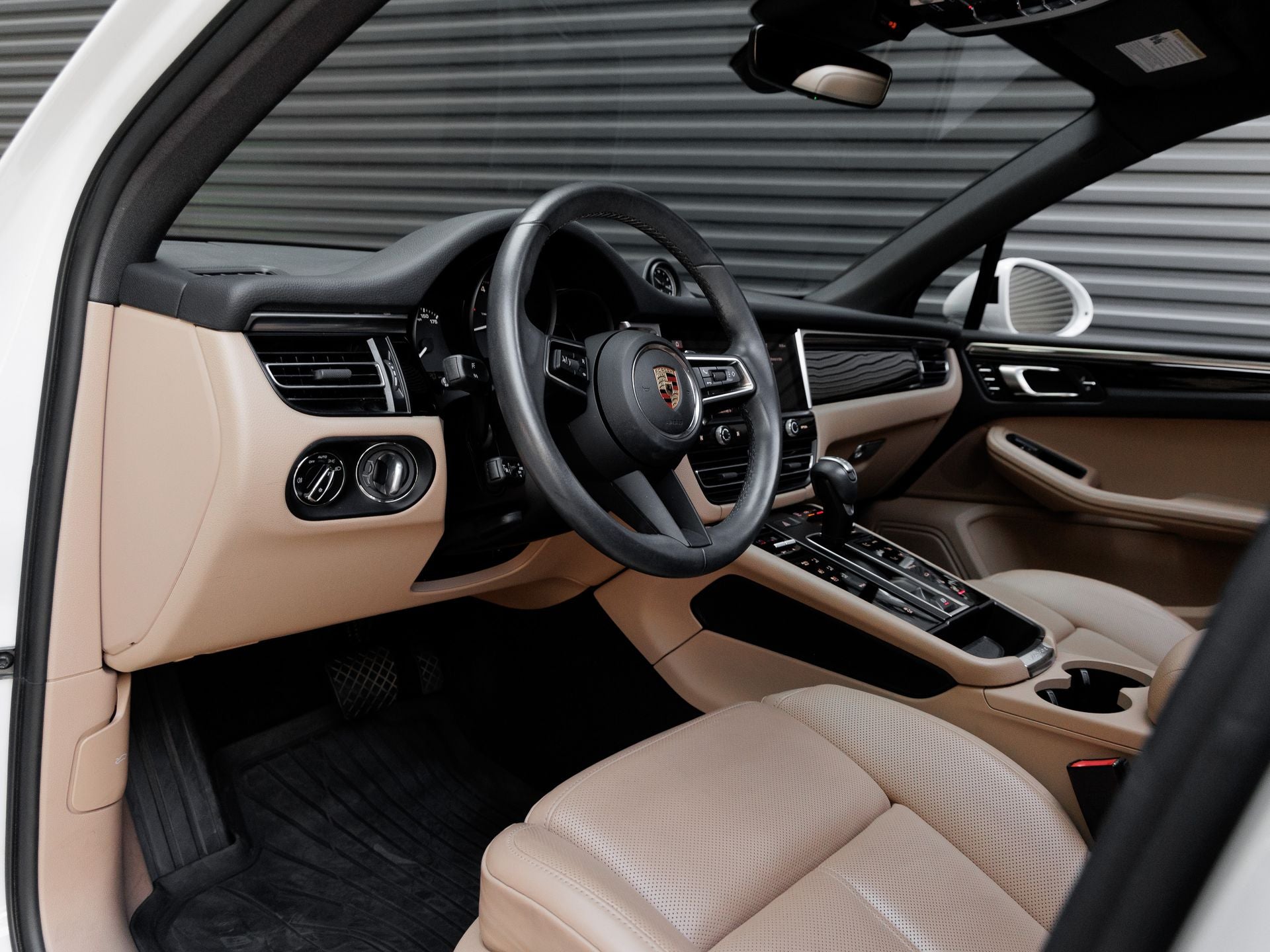 2023 Porsche Macan Macan (MY23)