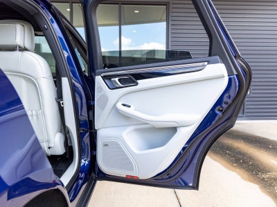 2026 Porsche Macan Macan