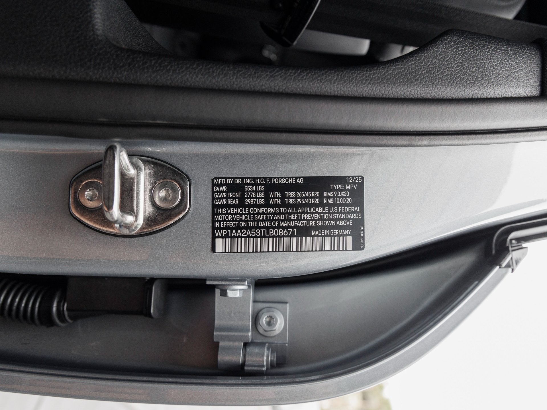 2026 Porsche Macan Macan