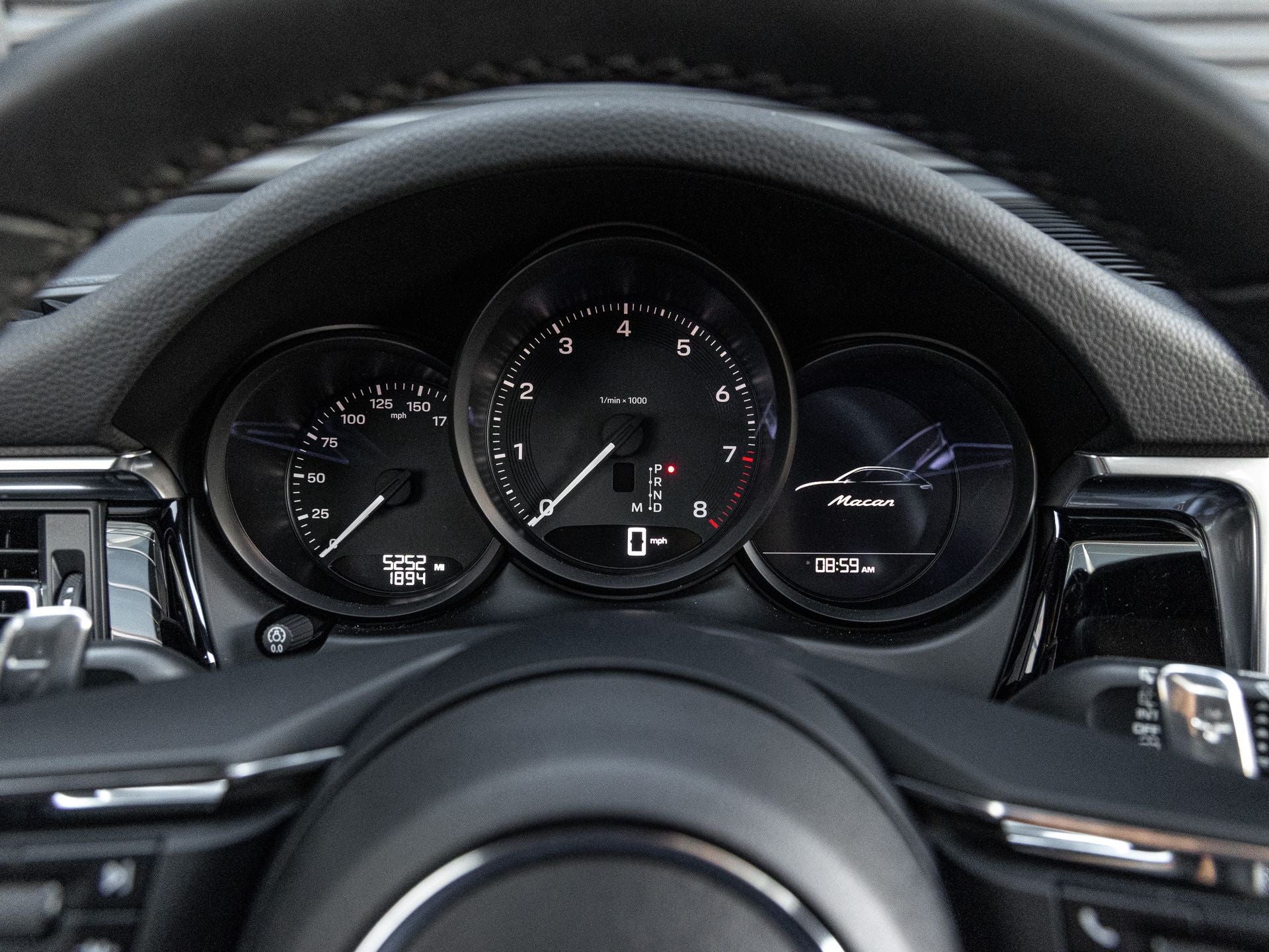 2025 Porsche Macan Base