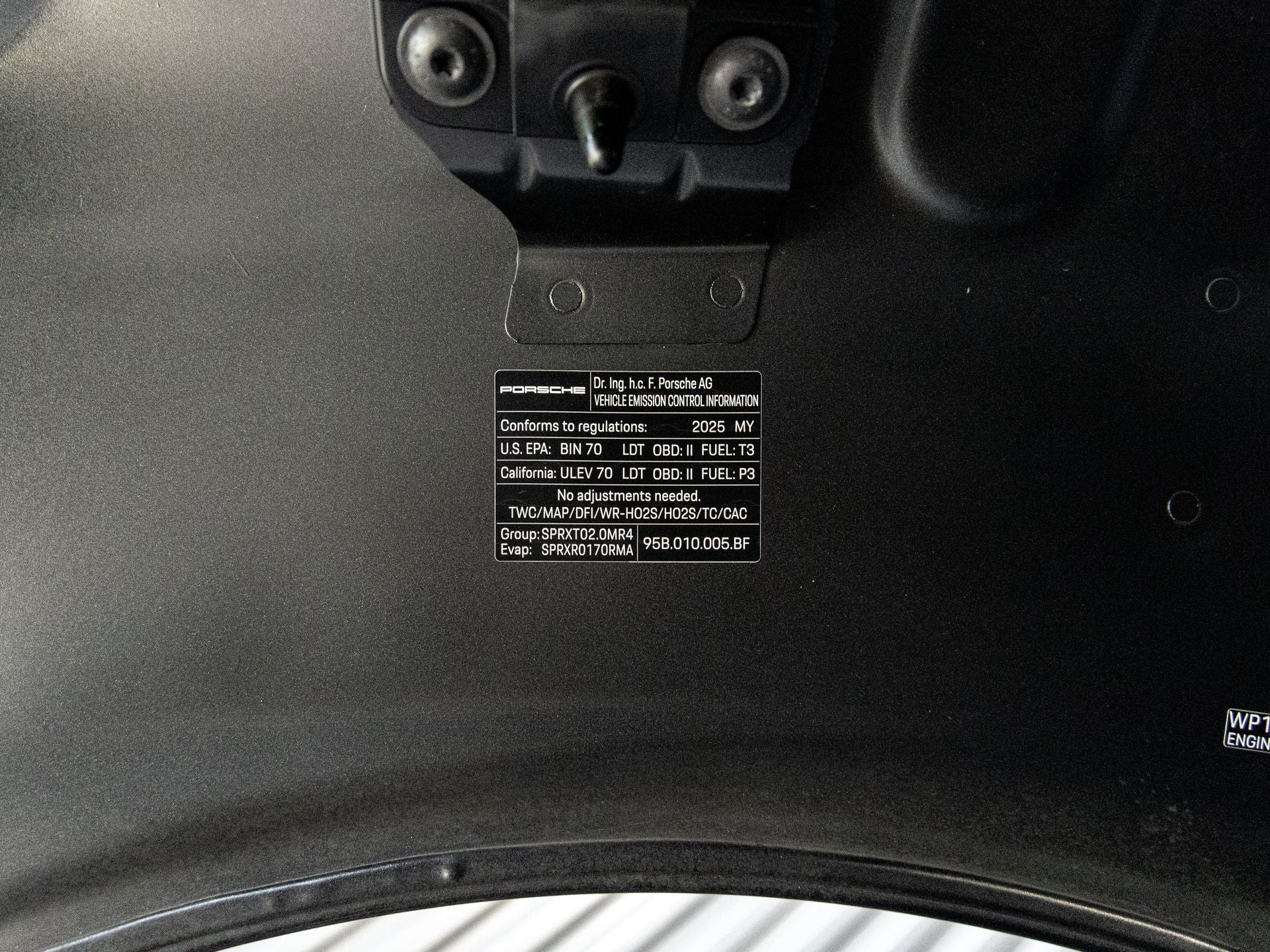 2025 Porsche Macan Base