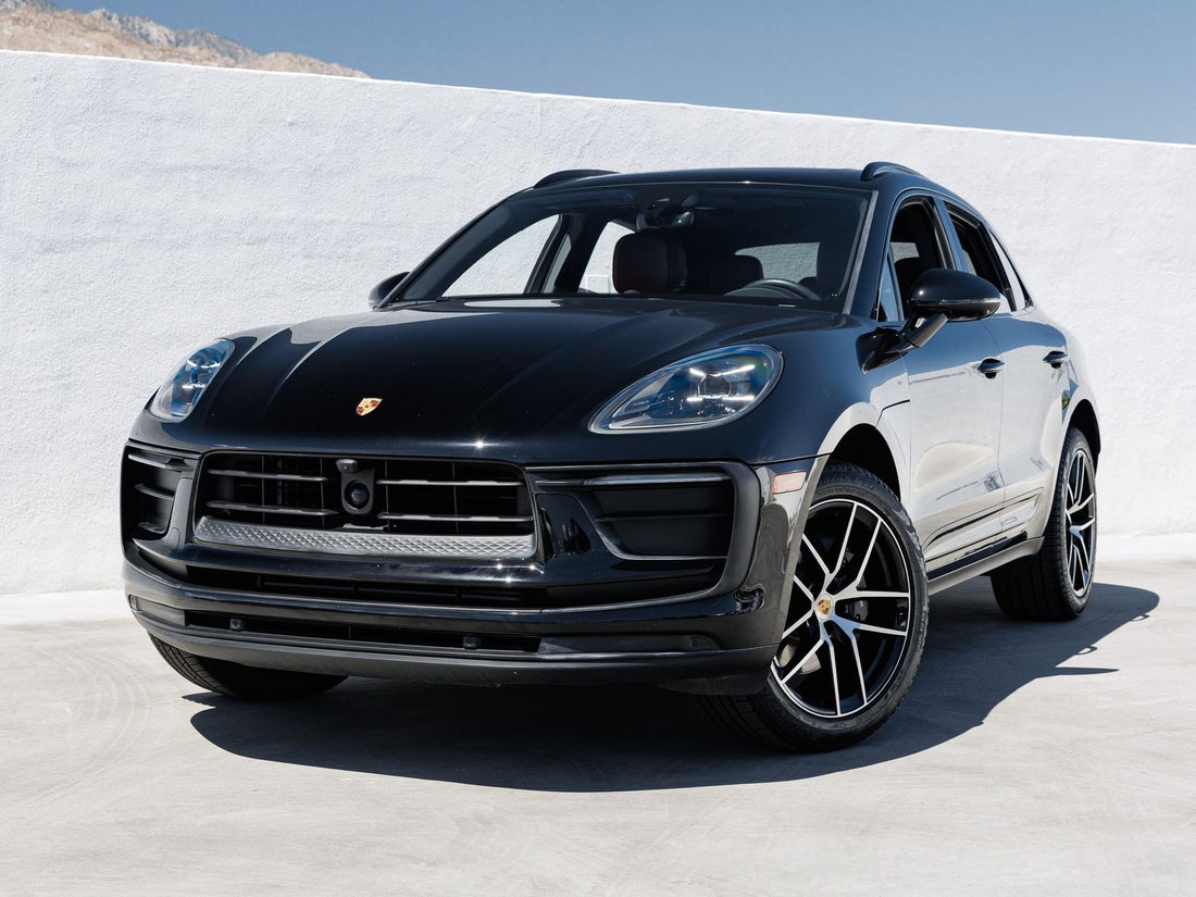 2026 Porsche Macan — photo 1 of 42