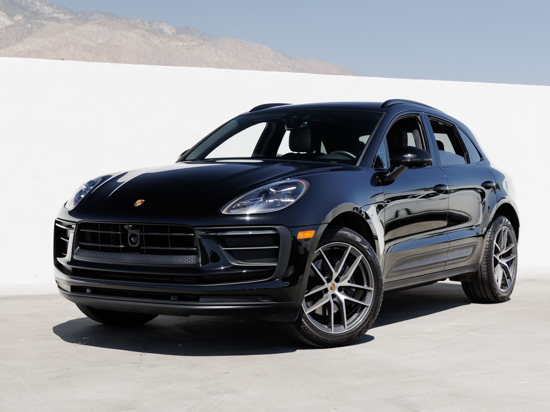 2026 Porsche Macan -'s photo