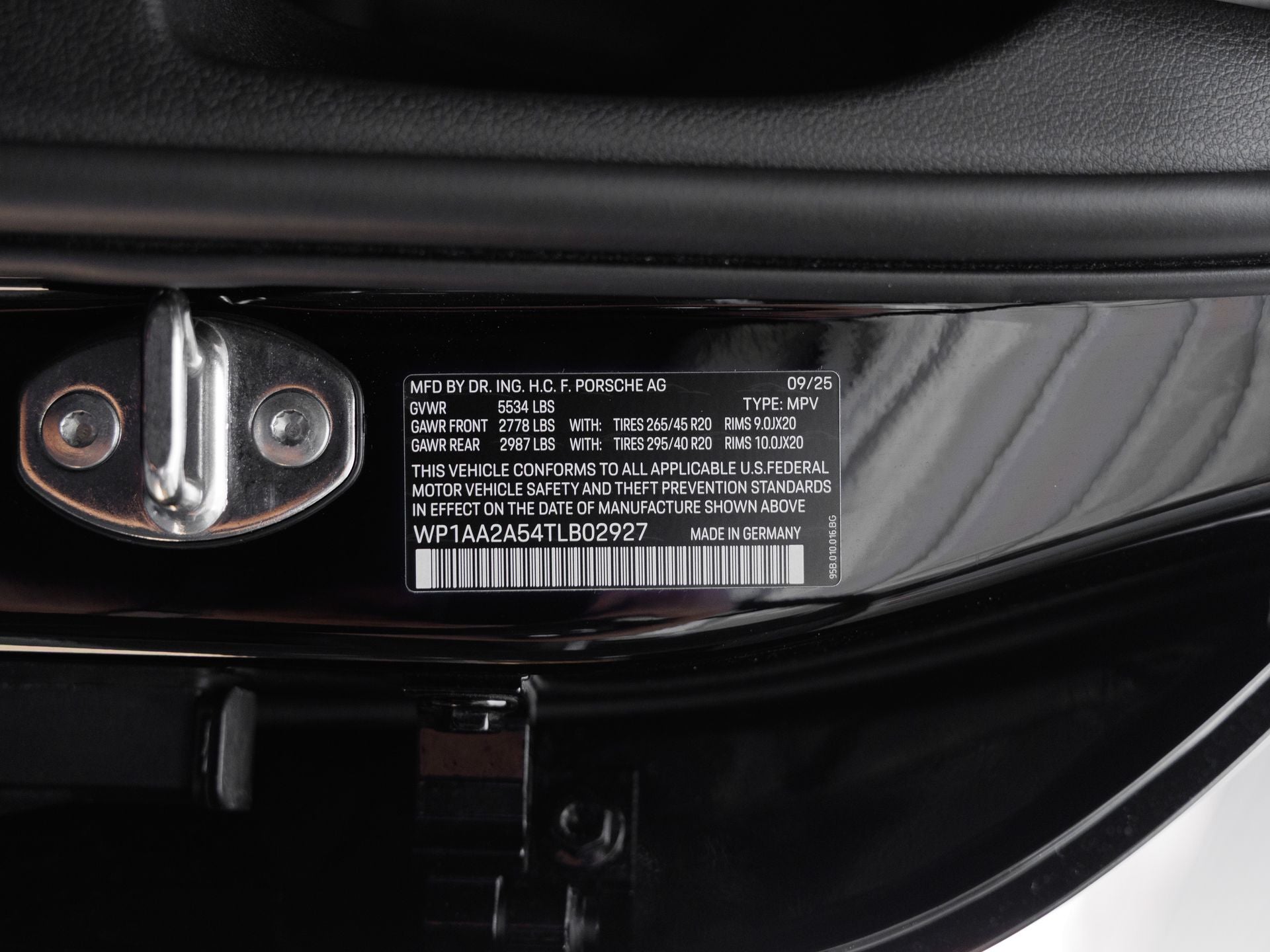 2026 Porsche Macan Macan