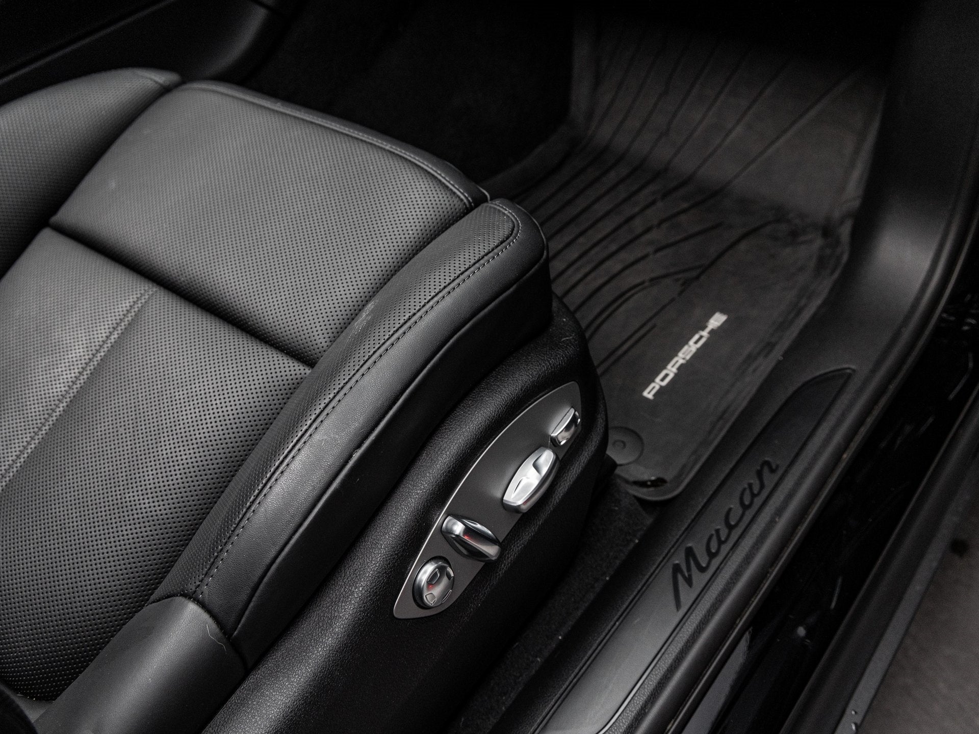 2025 Porsche Macan Macan