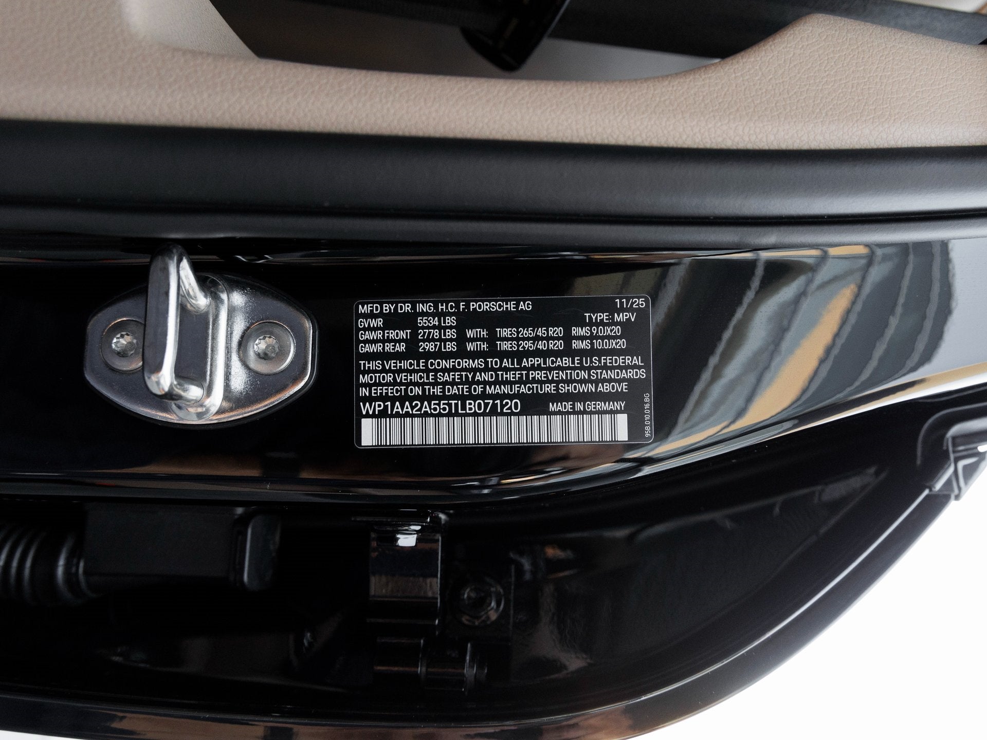 2026 Porsche Macan Macan