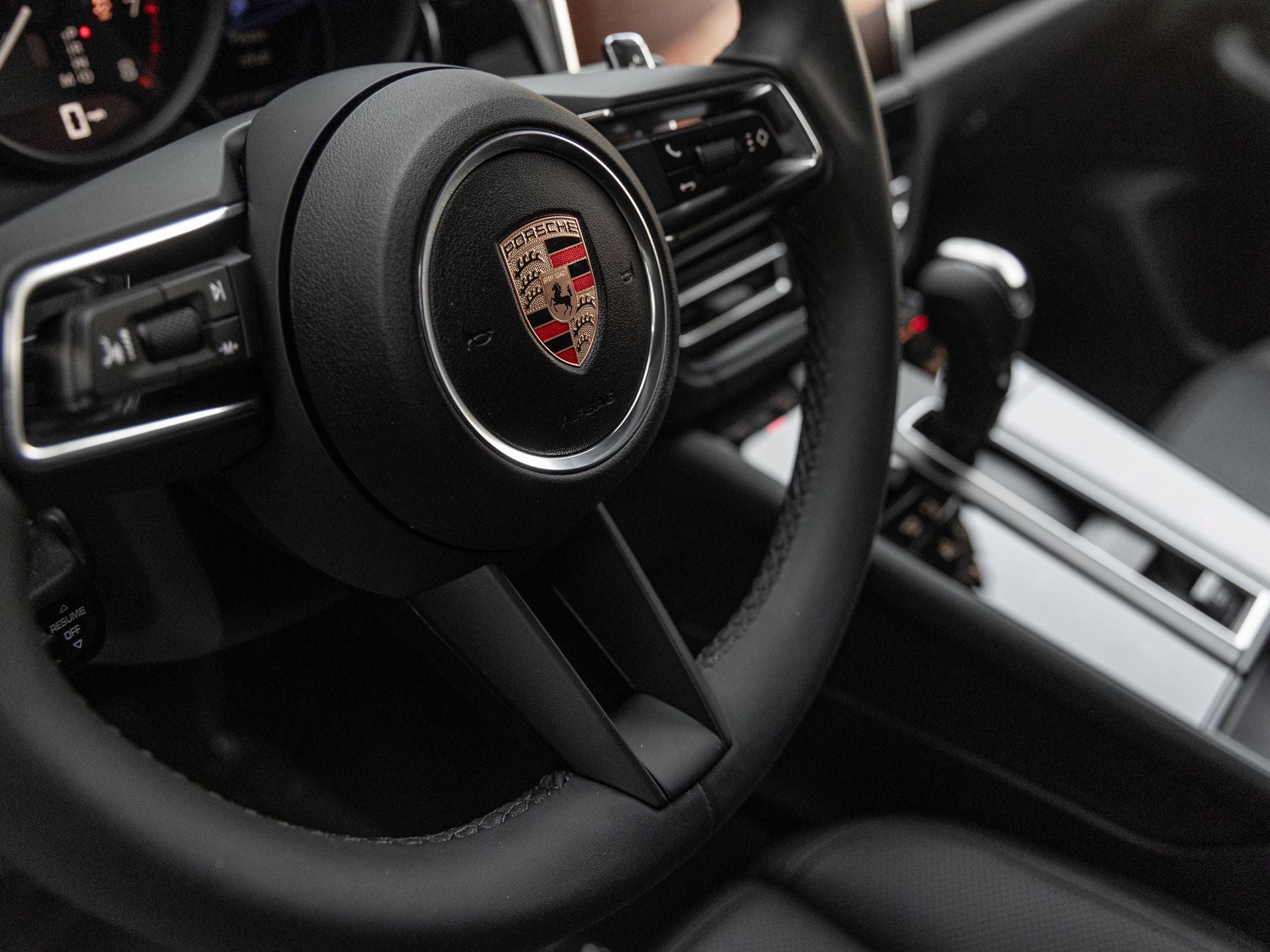 2026 Porsche Macan Base