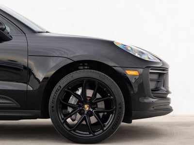 2022 Porsche Macan Base