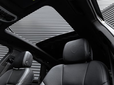 2022 Porsche Macan Base