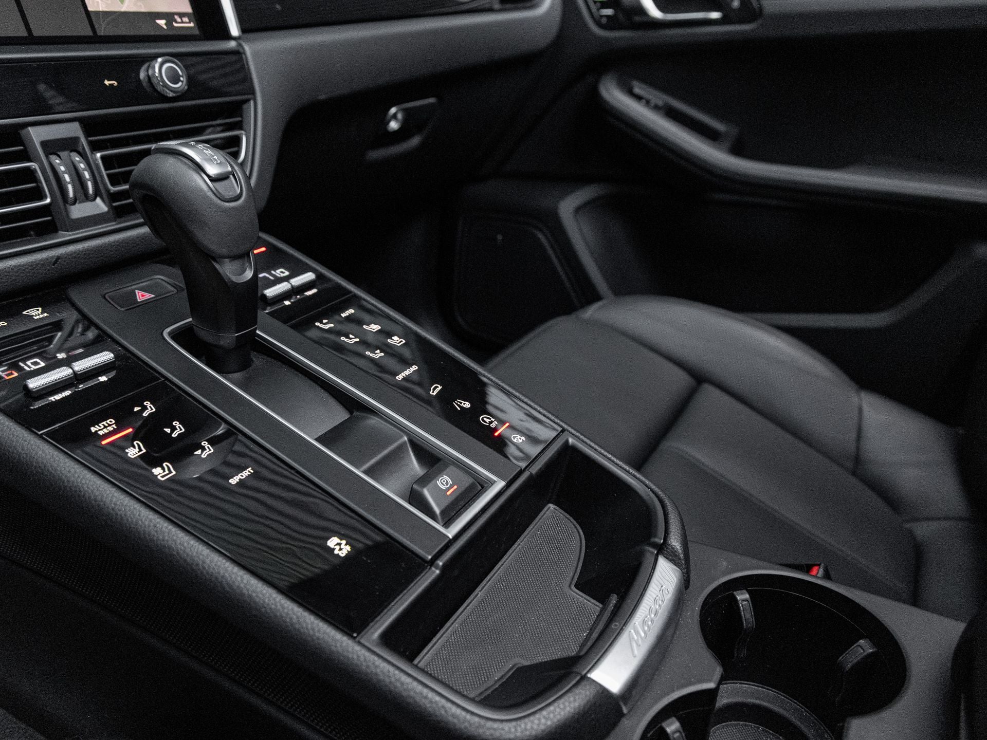 2022 Porsche Macan Base