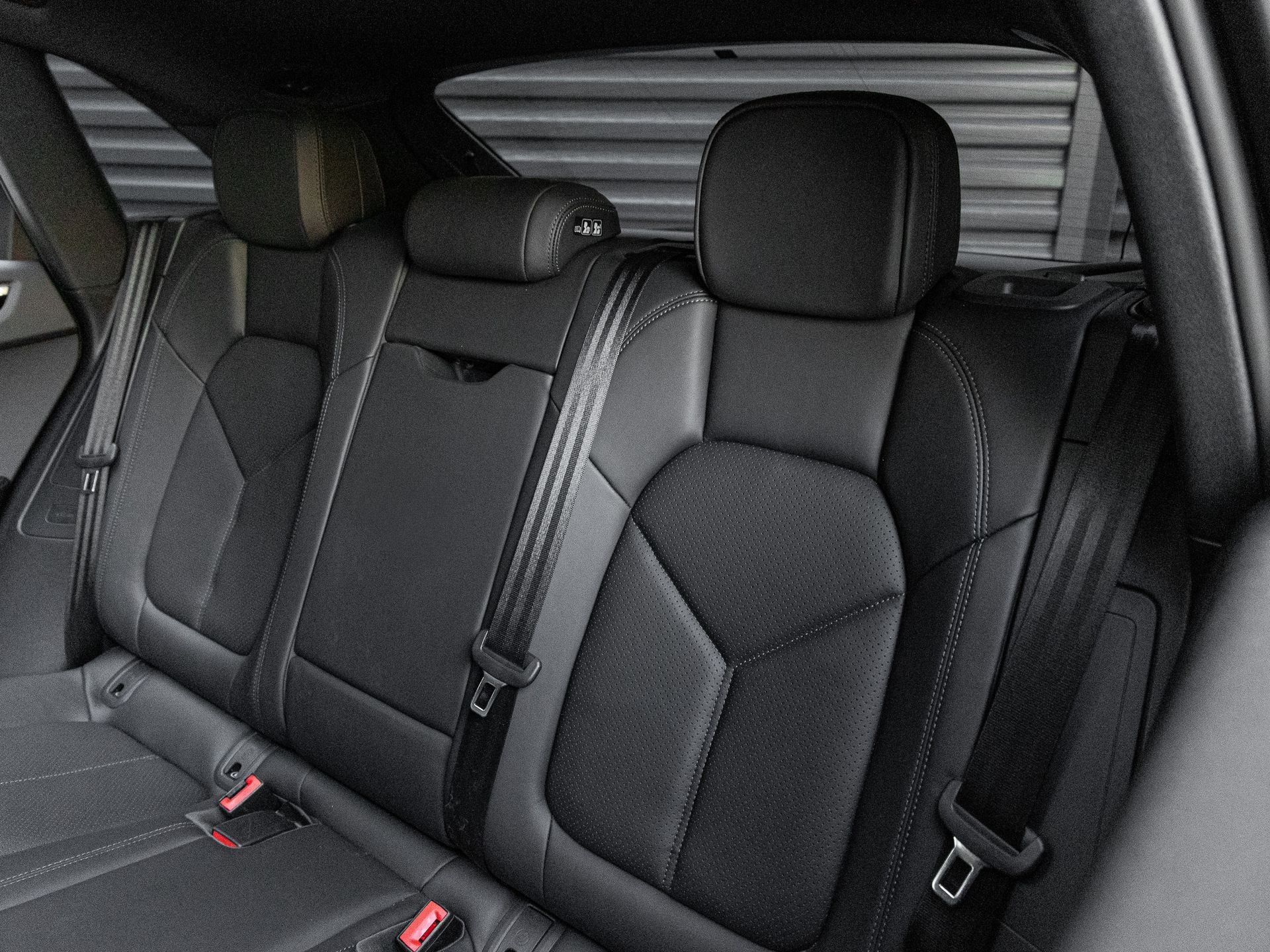 2022 Porsche Macan Base