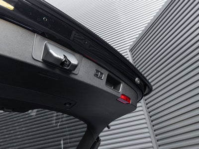 2022 Porsche Macan Base