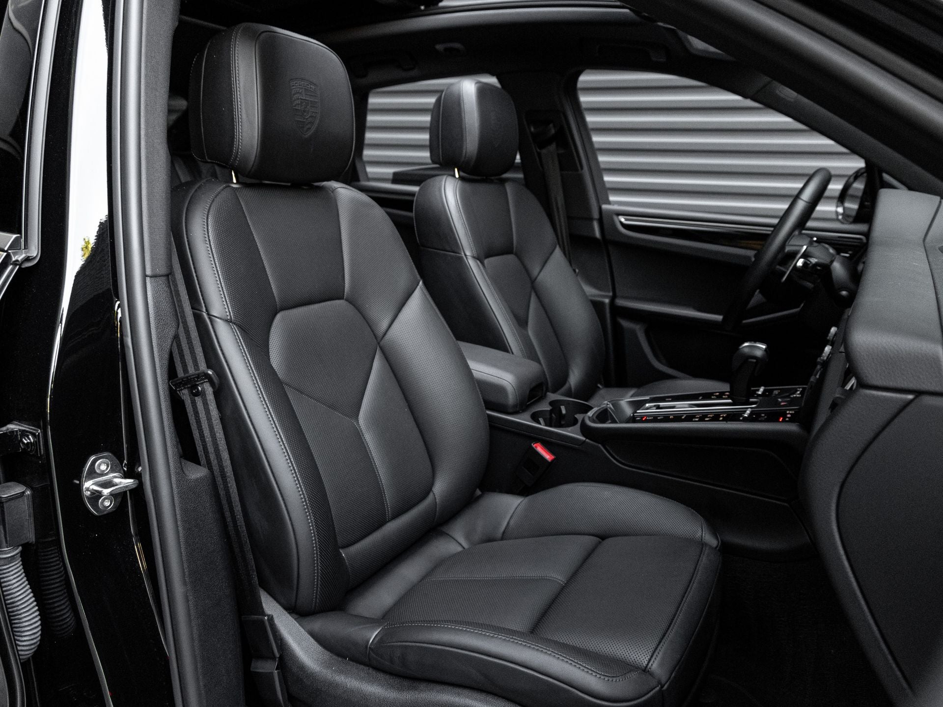 2022 Porsche Macan Base