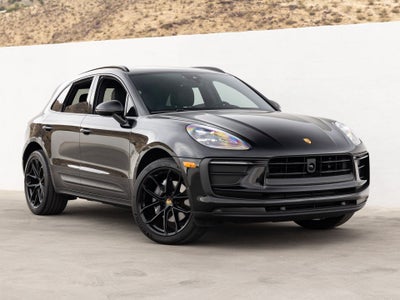 2022 Porsche Macan Base