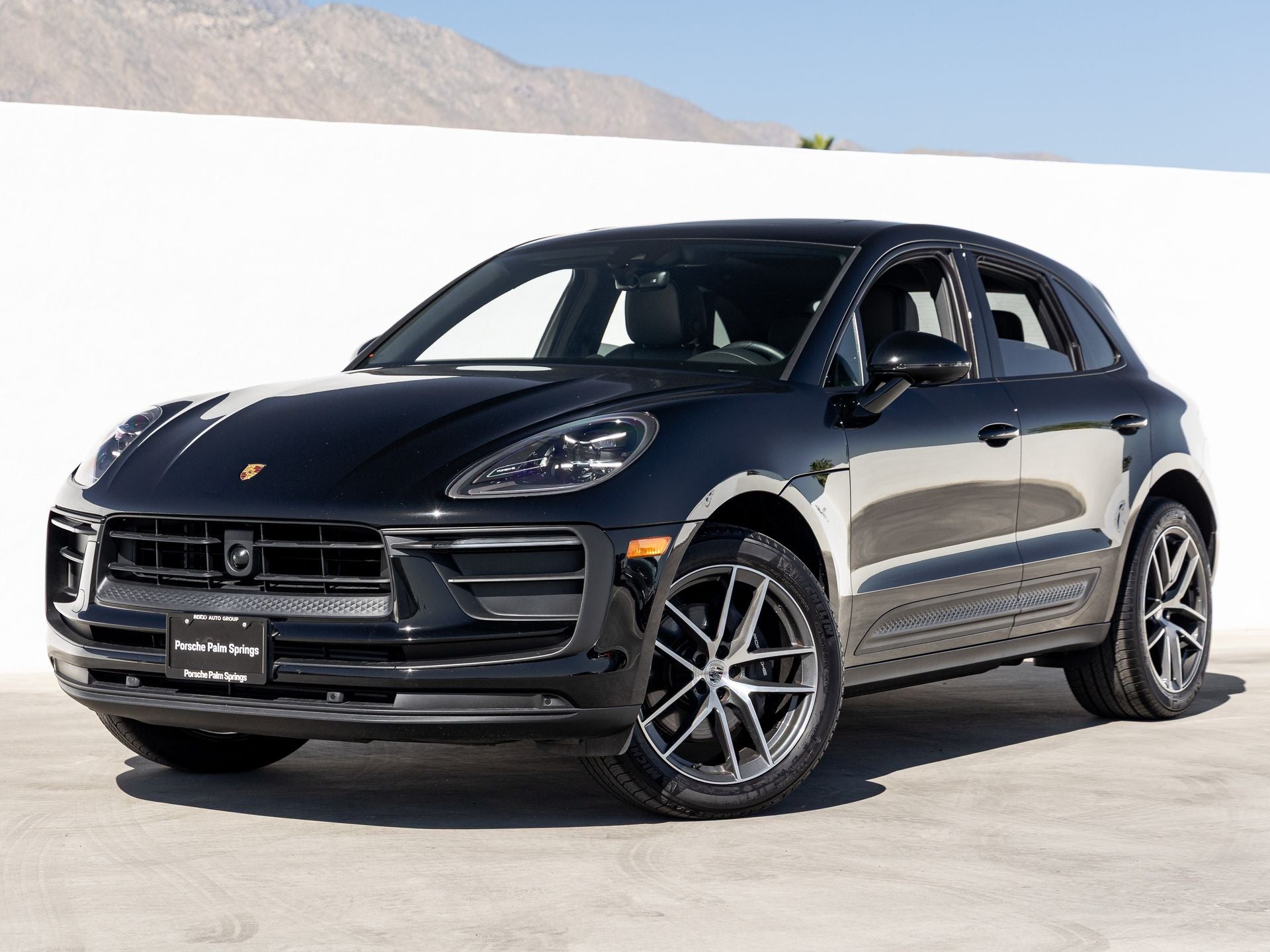 2025 Porsche Macan Base