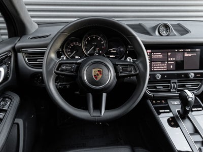 2025 Porsche Macan Base