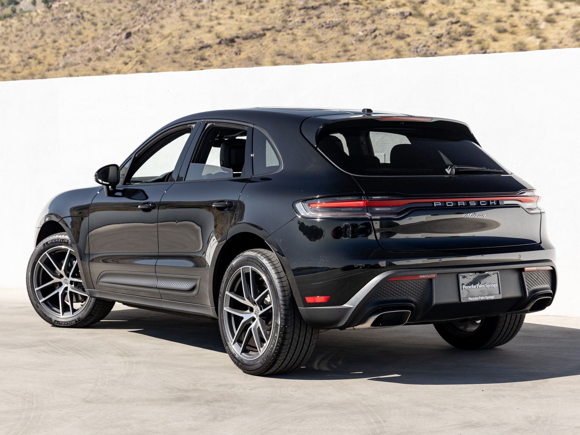 2025 Porsche Macan Base
