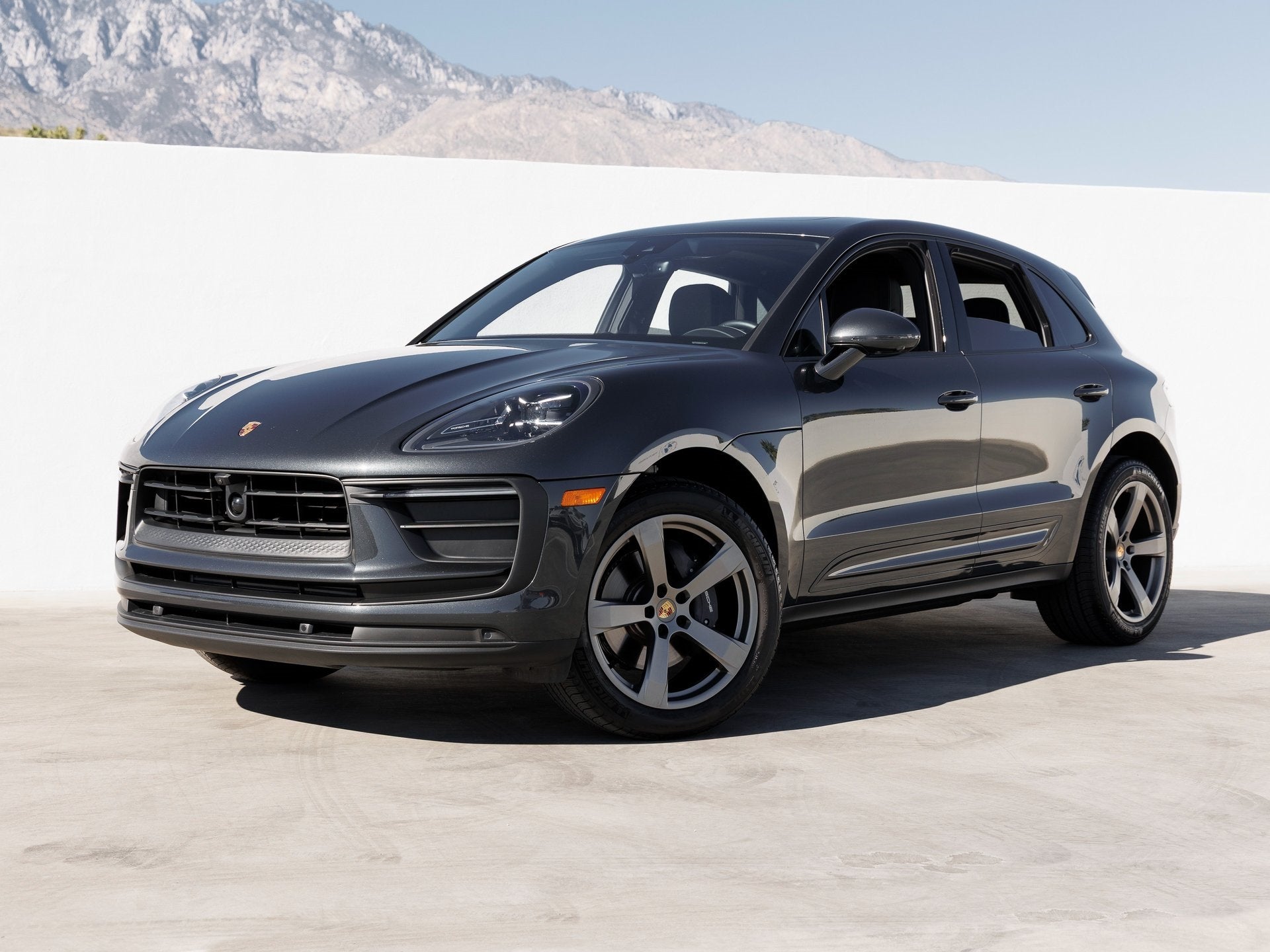 2025 Porsche Macan Base