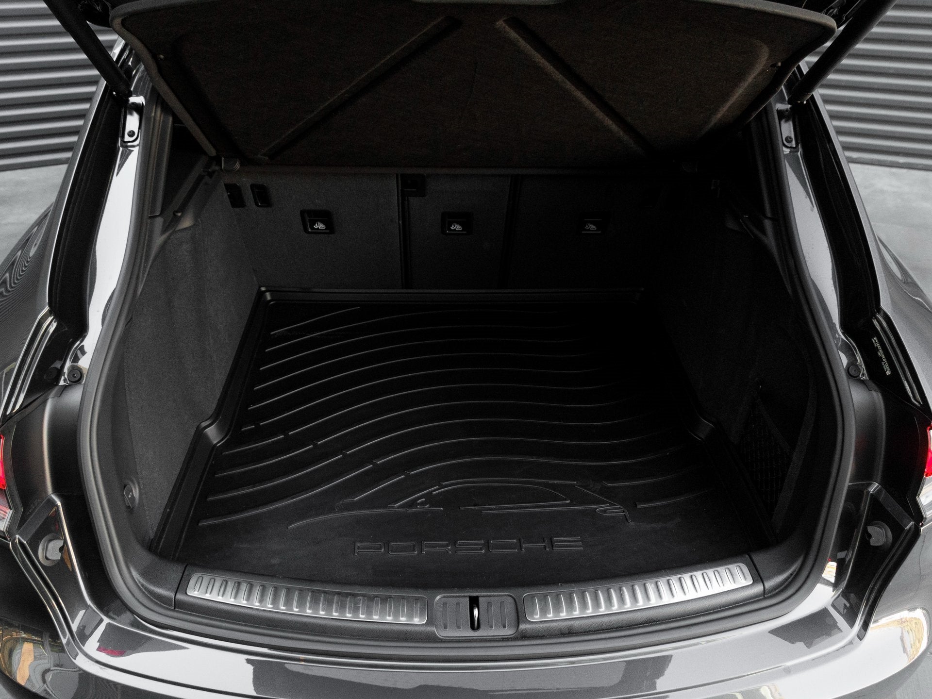 2025 Porsche Macan Macan