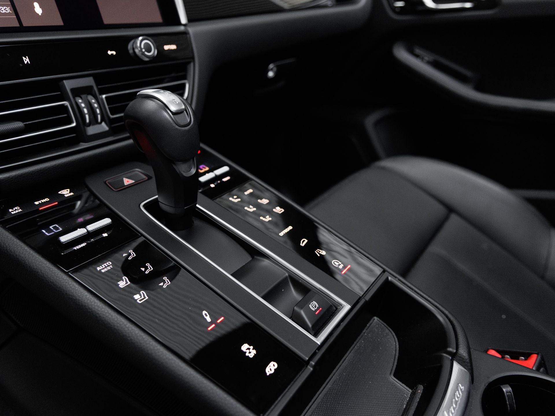 2025 Porsche Macan Macan T