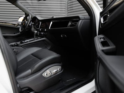 2025 Porsche Macan Macan T